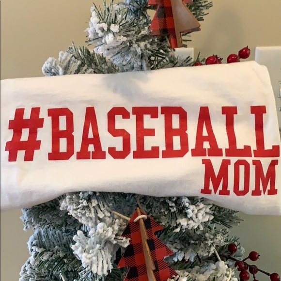 #Baseball Mom Custom T-Shirts - Picture 1 of 3